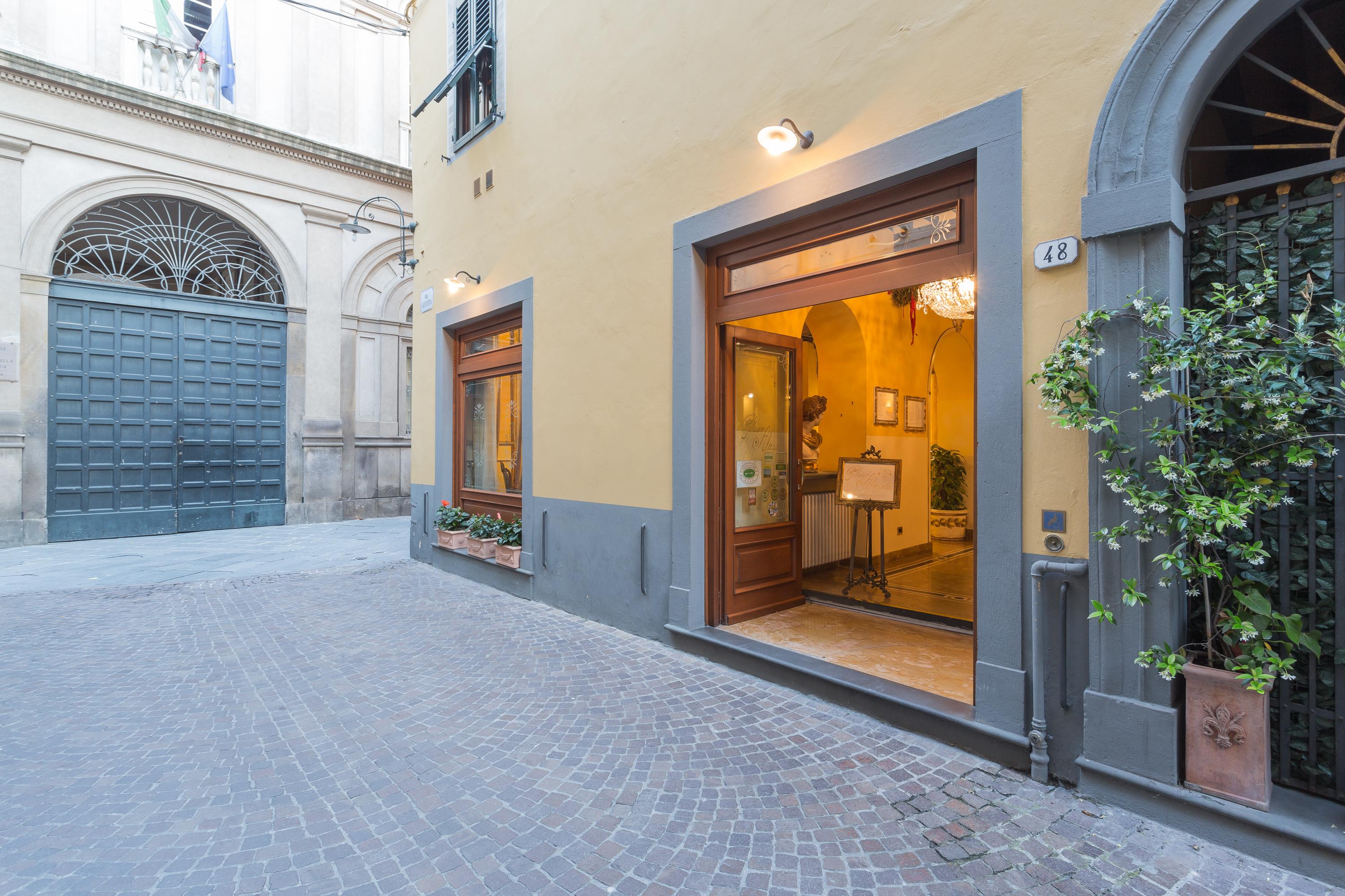 Hotel Palazzo Alexander Lucca Ngoại thất bức ảnh