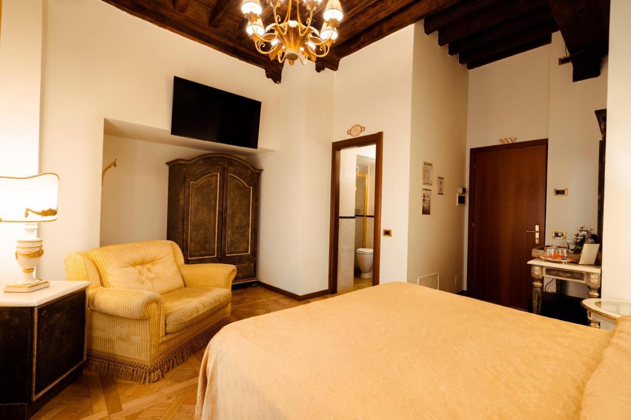 Hotel Palazzo Alexander Lucca Ngoại thất bức ảnh