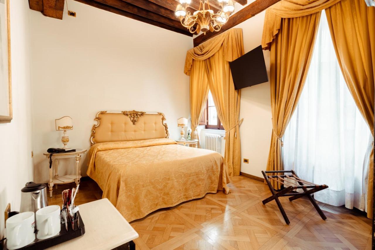 Hotel Palazzo Alexander Lucca Ngoại thất bức ảnh