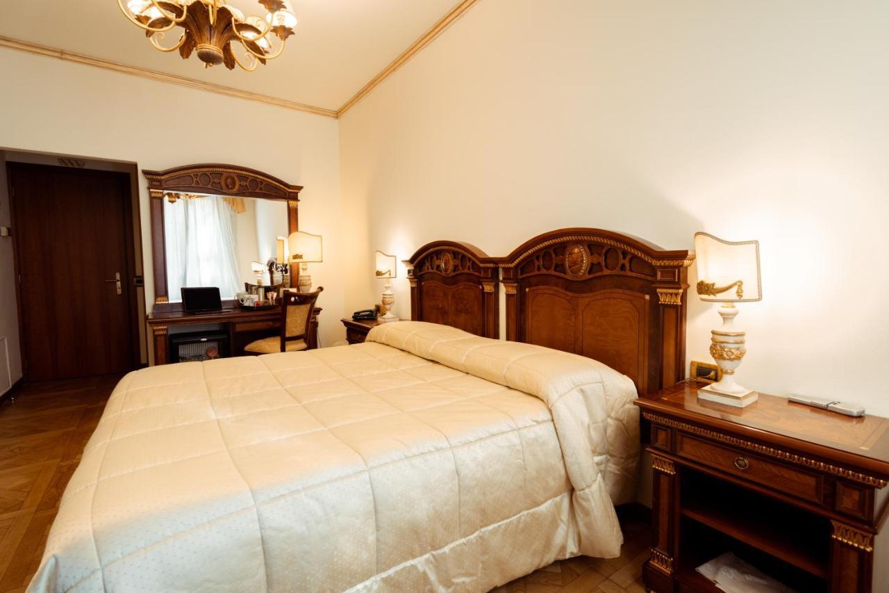Hotel Palazzo Alexander Lucca Ngoại thất bức ảnh