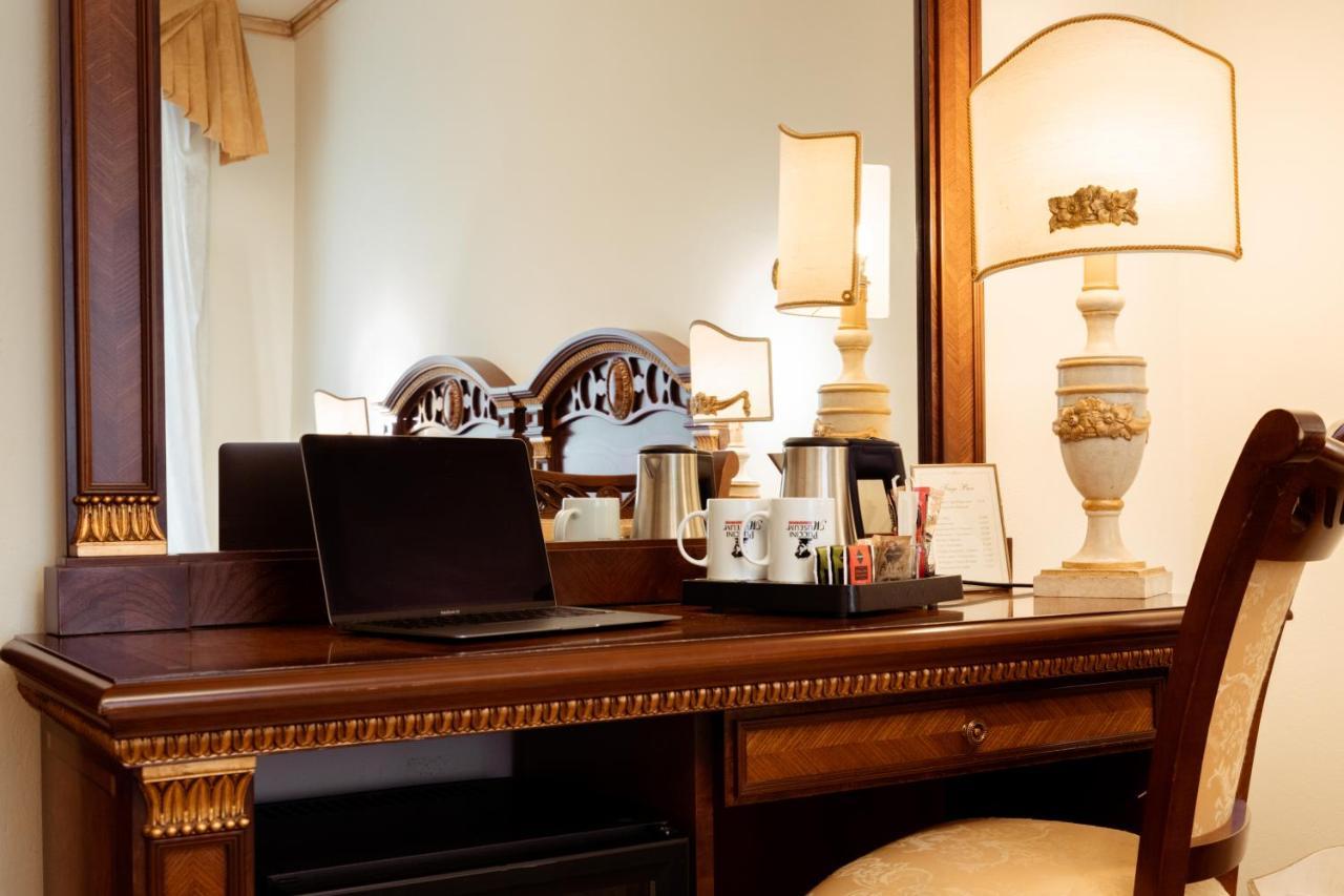 Hotel Palazzo Alexander Lucca Ngoại thất bức ảnh