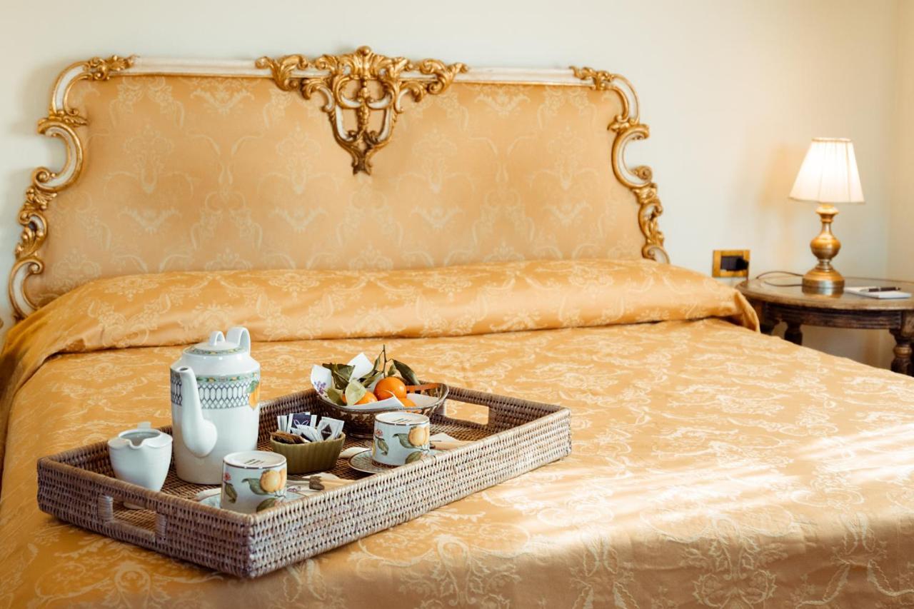 Hotel Palazzo Alexander Lucca Ngoại thất bức ảnh