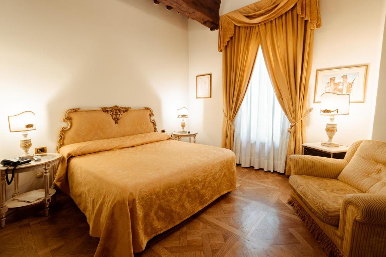 Hotel Palazzo Alexander Lucca Ngoại thất bức ảnh