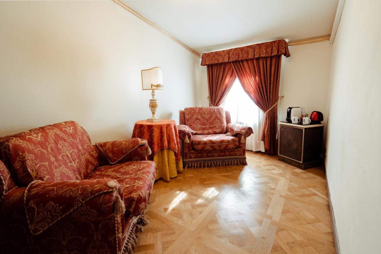 Hotel Palazzo Alexander Lucca Ngoại thất bức ảnh