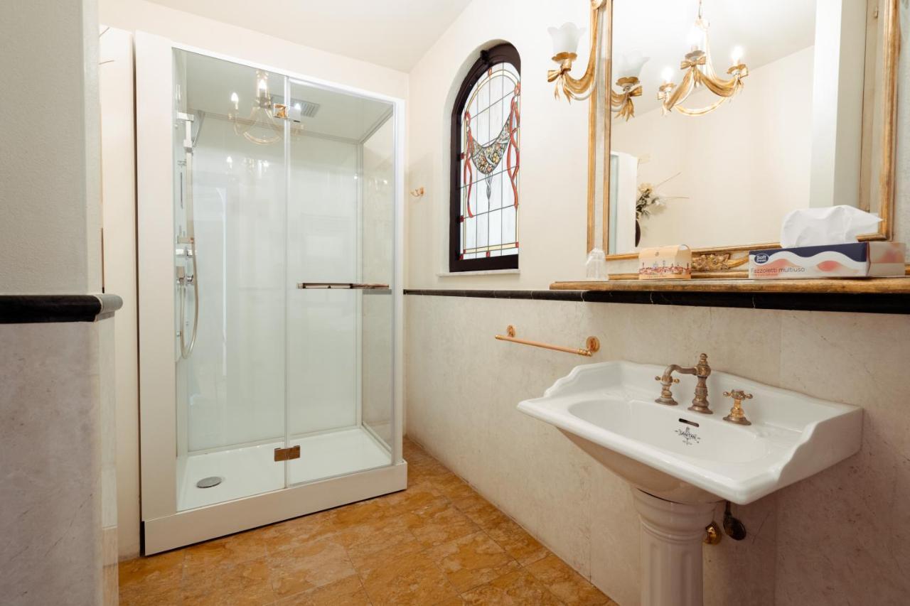 Hotel Palazzo Alexander Lucca Ngoại thất bức ảnh