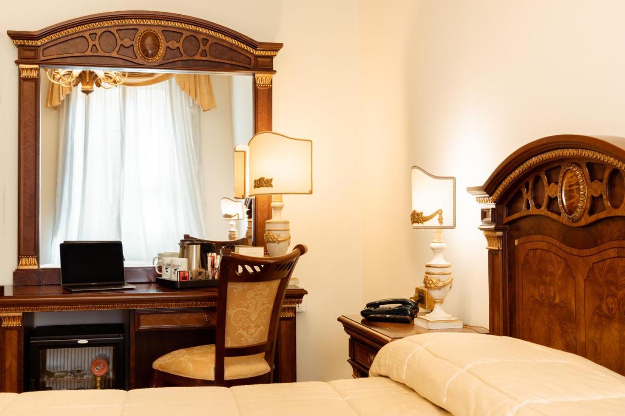 Hotel Palazzo Alexander Lucca Ngoại thất bức ảnh