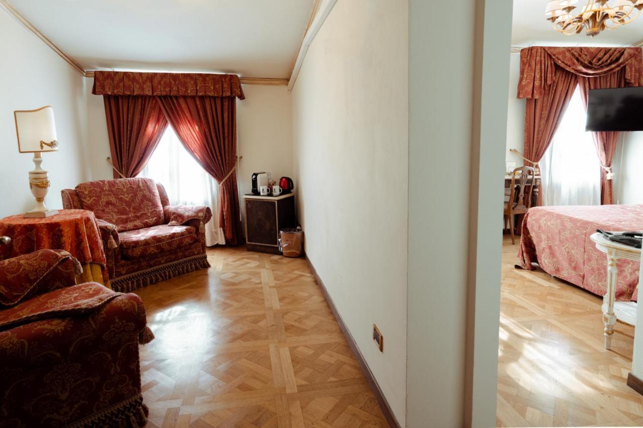 Hotel Palazzo Alexander Lucca Ngoại thất bức ảnh