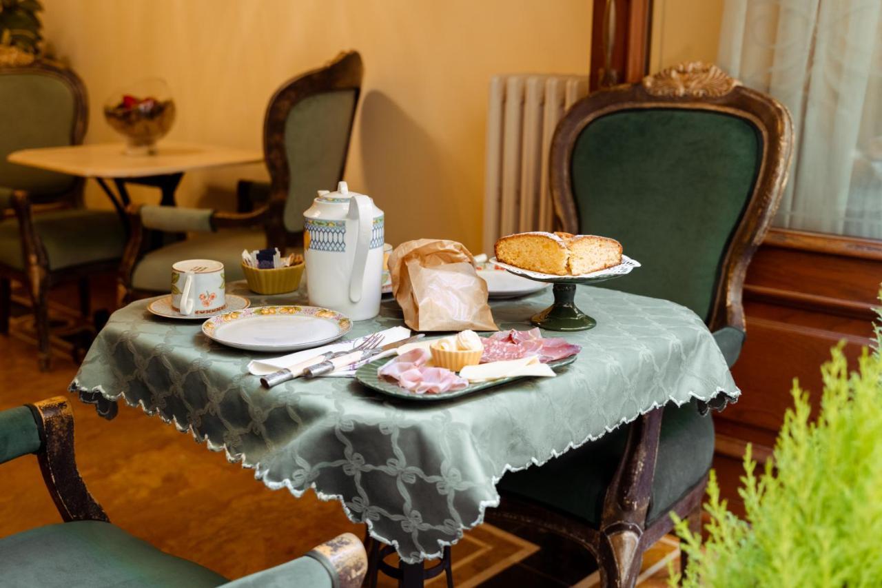 Hotel Palazzo Alexander Lucca Ngoại thất bức ảnh